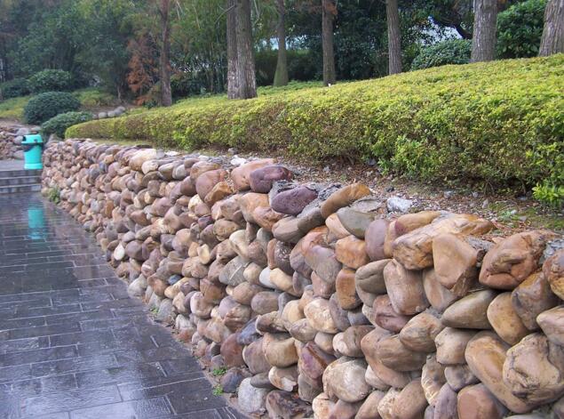呼市園林景觀材料天然石材應(yīng)用形式 呼市園林景觀材料天然石材應(yīng)用形式